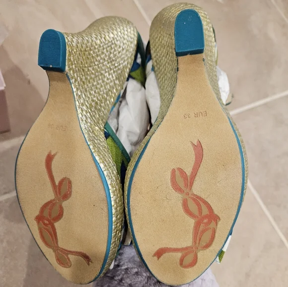 Blue,green shoes - Picture 1 of 3